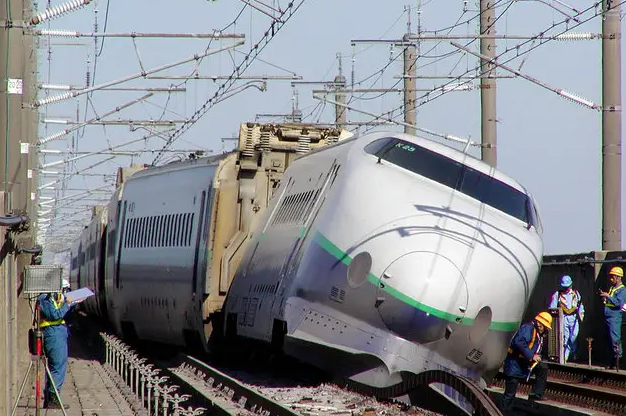 地震致日本东北新干线一列车脱轨，除此之外此次地震还带来了哪些影响？