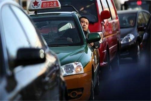 印度女生上海打车30公里收费750元，在陌生的地方打车需要注意哪些问题？