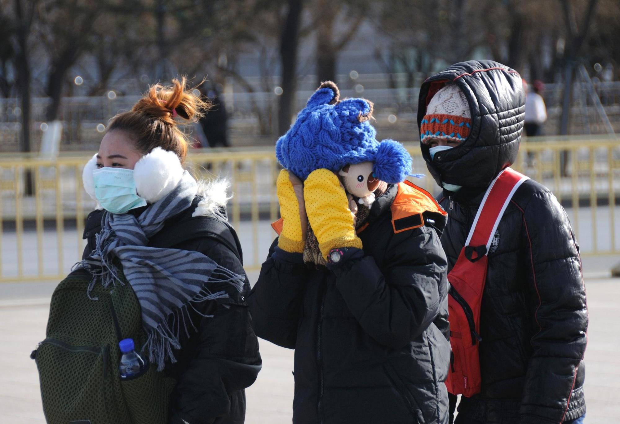 应对暴雪天气，哈尔滨进入紧急状态，市民们需要做些什么？