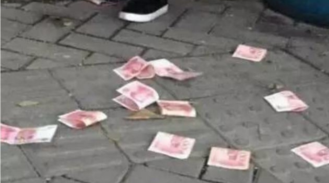 杭州两口子吵架，丈夫20楼扔现金，吵架时如何调整自己的心态？